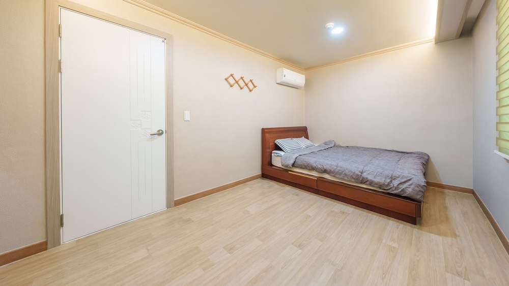 Boryeong The Daecheon Story Pension