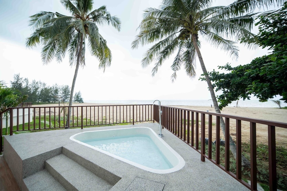 Natural Beach Resort