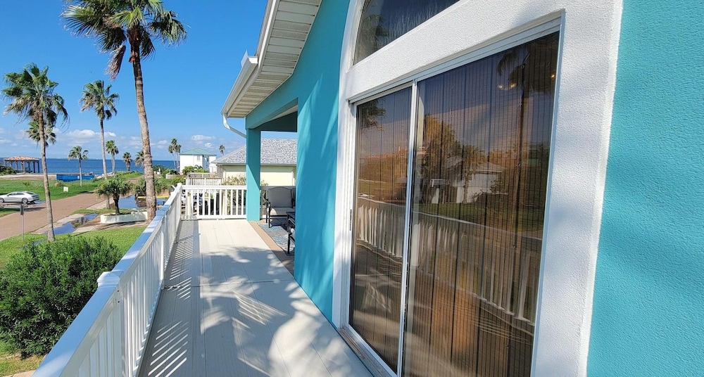Tranquil Turquoise Retreat