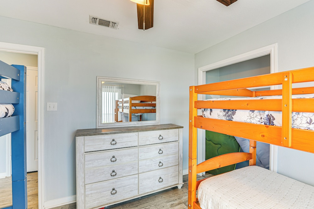 Walk to Beach: Home w/ 2 Decks in Galveston!