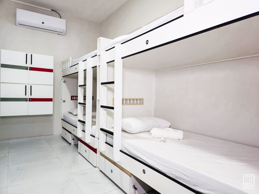 MANERO HOSTEL