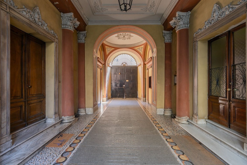 Calandra 2 - L Angolo del Libro
