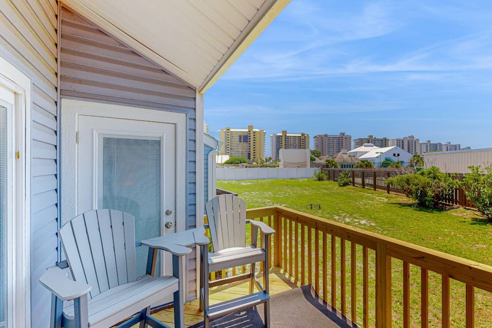 Mariner Lakes Condos