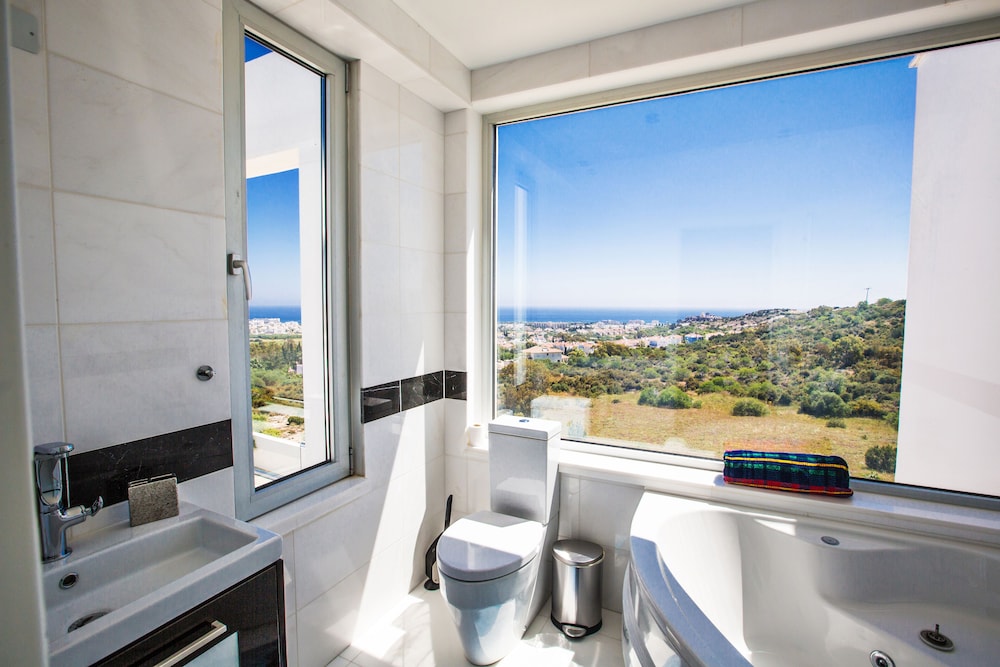 KO1 With Breathtaking sea Views