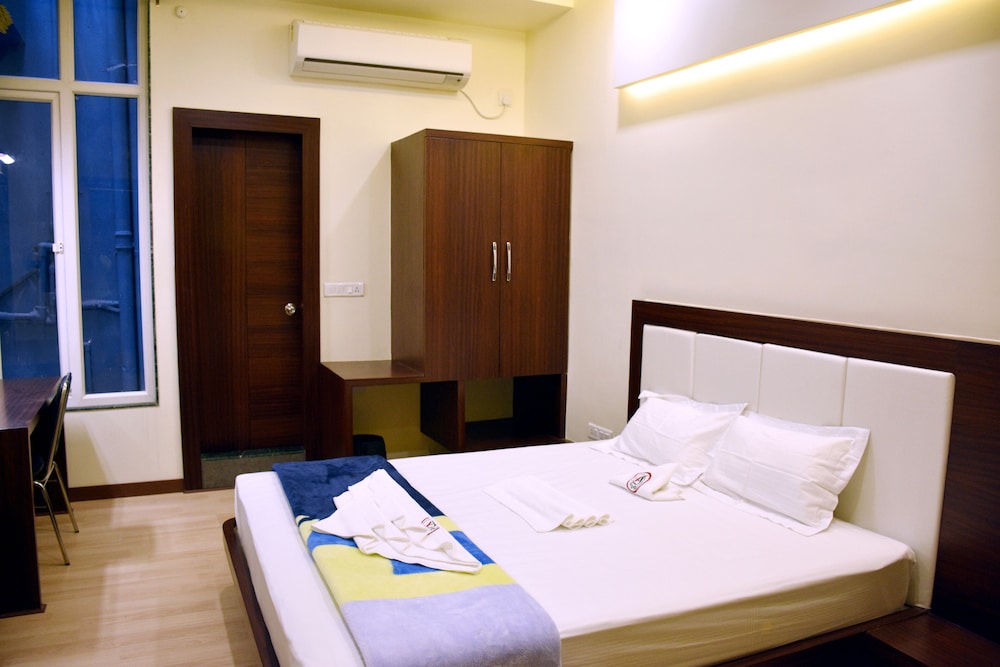 Hotel Aman Palace by ShriGo Hotels view 3