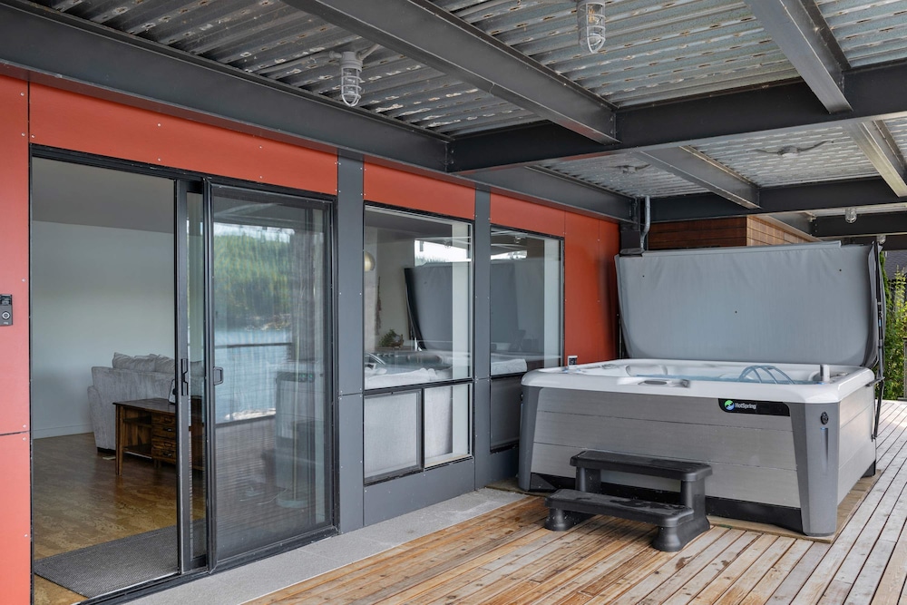 Lakefront Luxury Stunning Views Dock Hot Tub