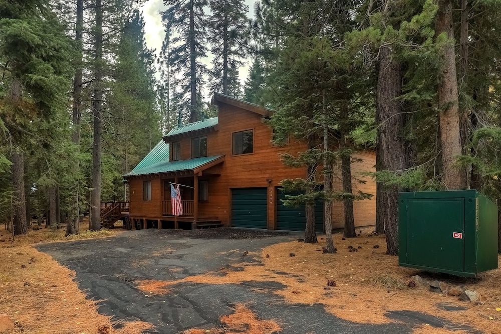 Serenity at Tahoe Donner | Peaceful, Close to Ski & Lake view 4