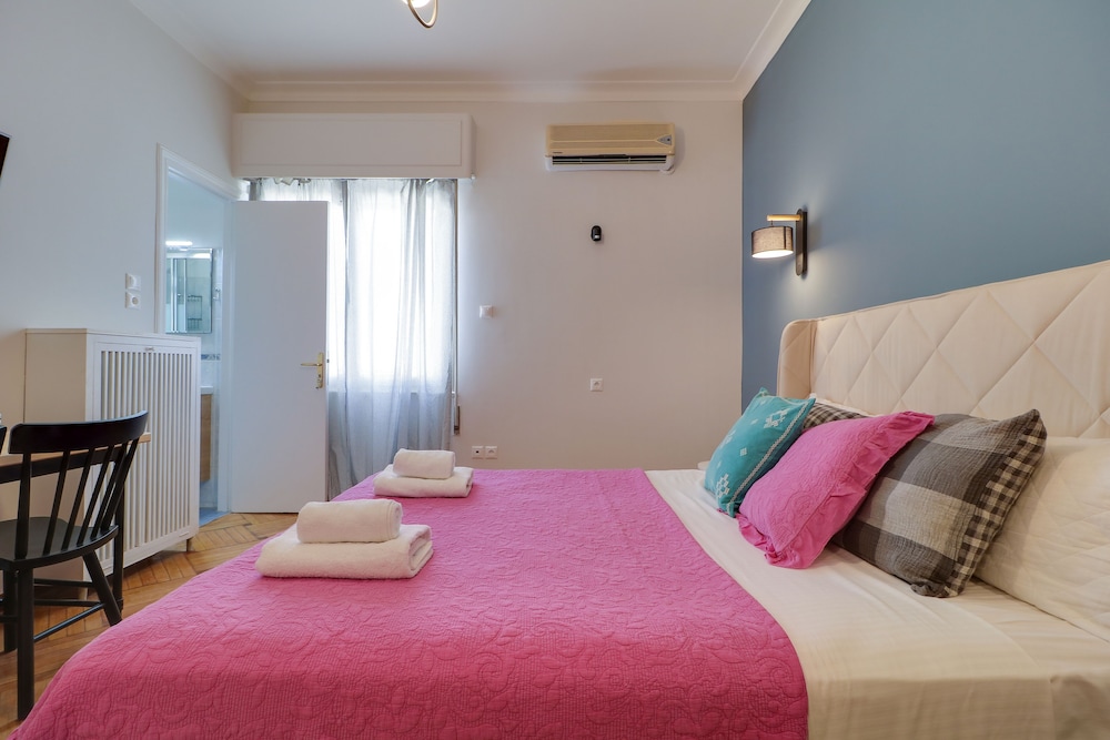Parliament Syntagma Apartment by Living-Space