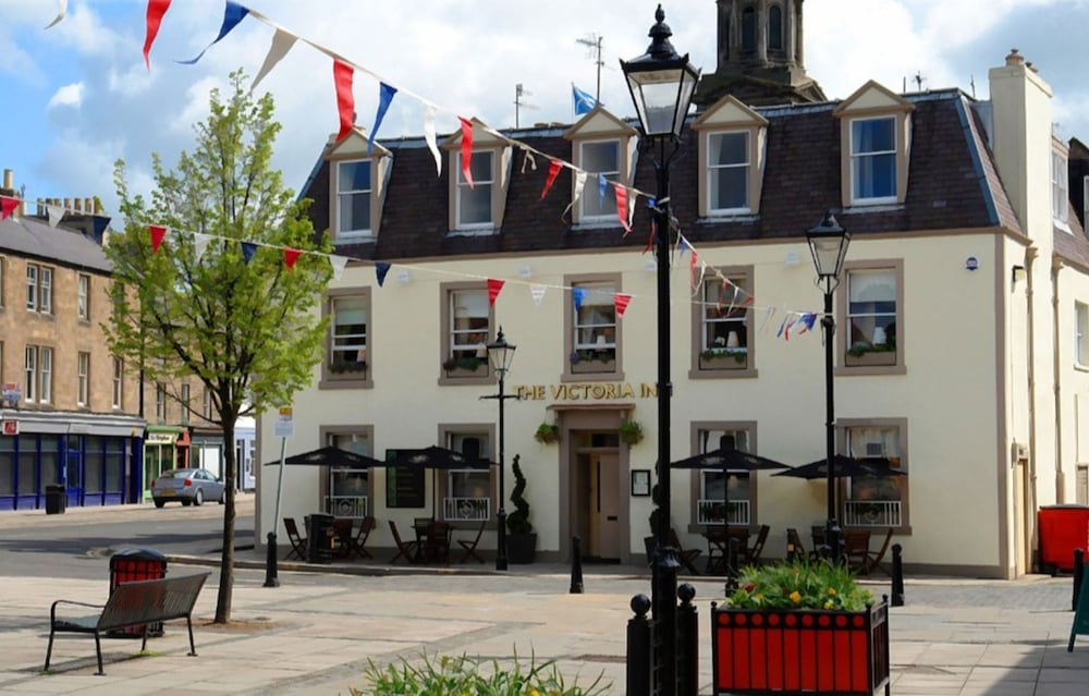 The Avenue Restaurant at The Victoria Inn