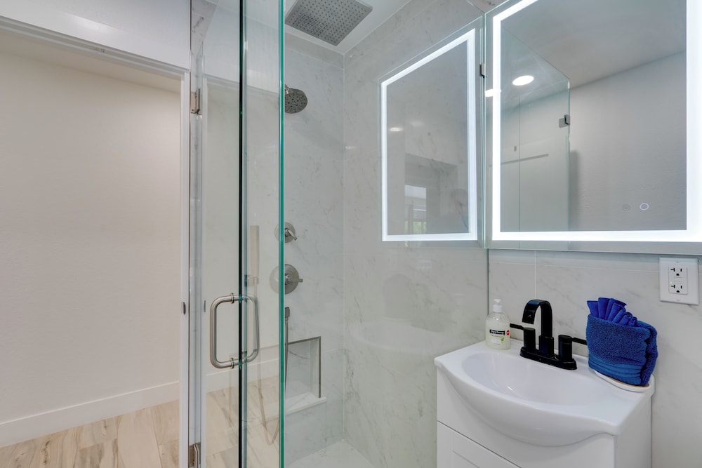 7 Mi Fort Myers Beach: Luxe 'mai Tai Villa'