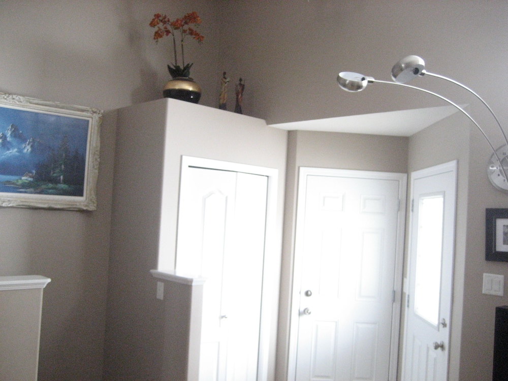Grande Prairie Vacations - Pinnacle Guest House - Property Image 2