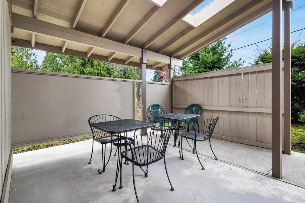 Central Bellevue Retreat
