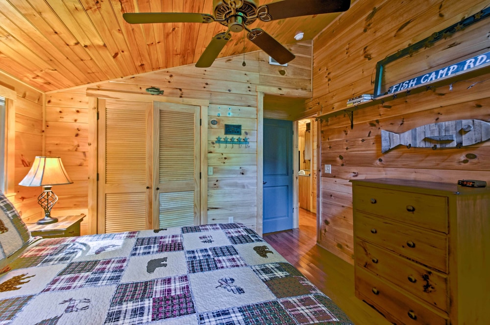 Cabin by Bold Creek: Book Now for Polar Express! view 3