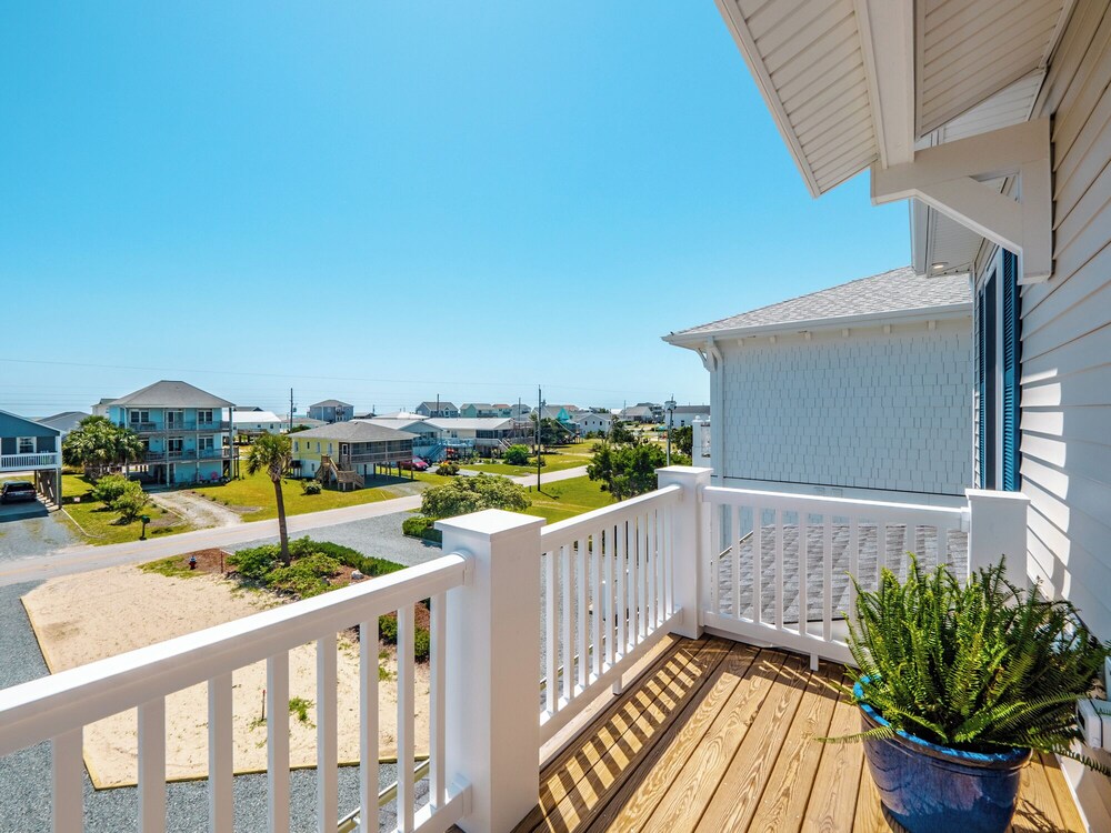 Channel 6 by Topsail Realty