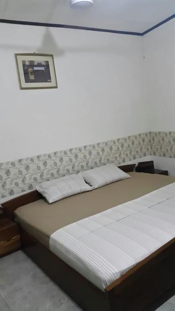 Inn-Syde Guest House