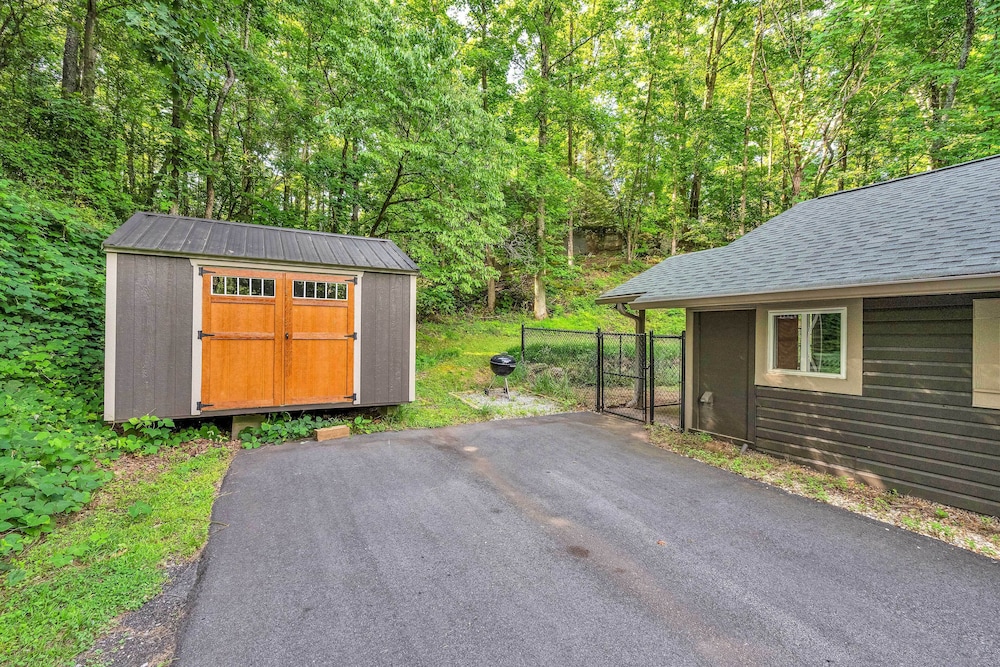 Pet-friendly Pickens Vacation Rental w/ Fire Pit view 5
