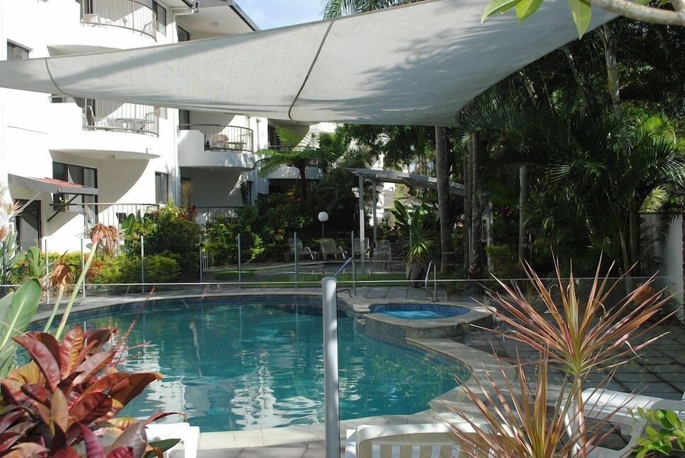 Main Beach Vacations - Scalinada Apartments - Property Image 9