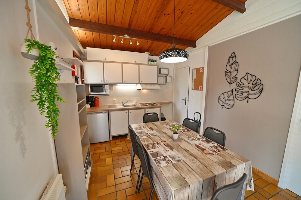 Chalet in Viroinval Near Nature Park
