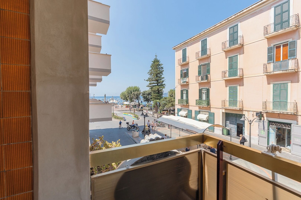Maiori Suites