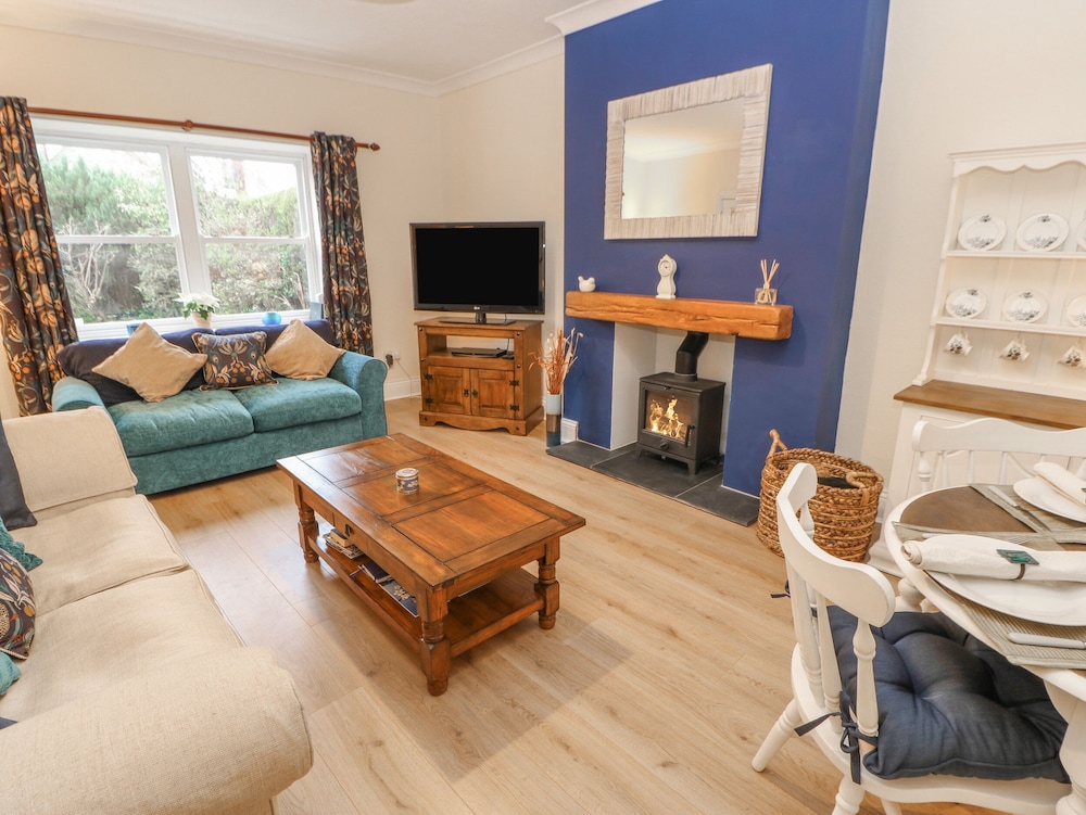 Elm Cottage
