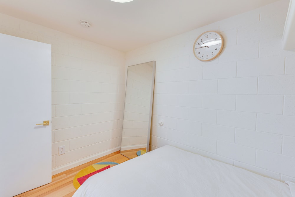 5 Mi to Dtwn Los Angeles: Apt w/ Outdoor Space!