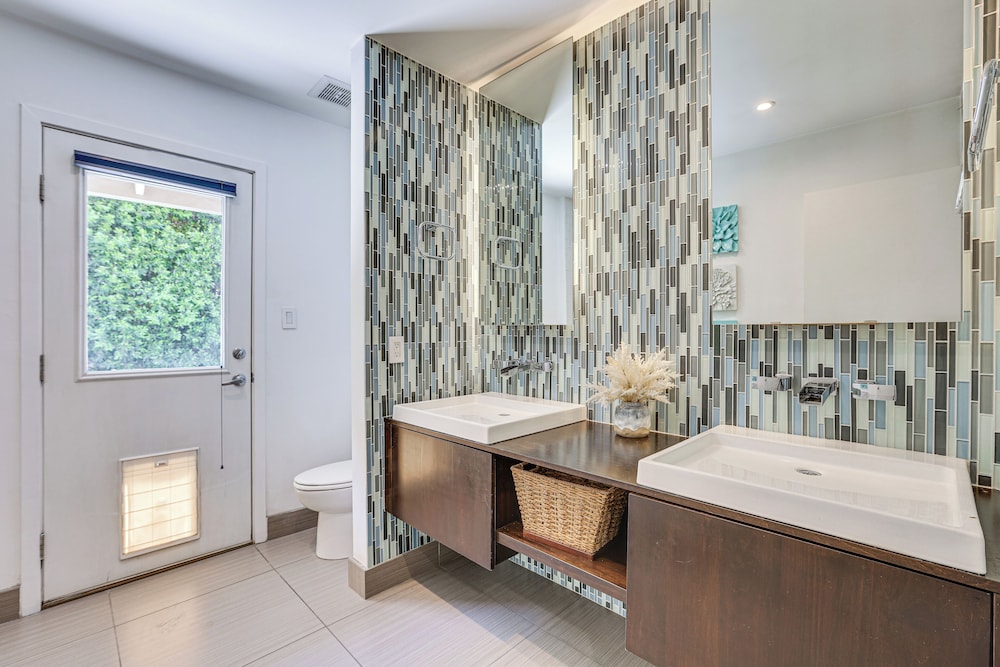 16 Mi to Dtwn: Phoenix Gem w/ Private Pool
