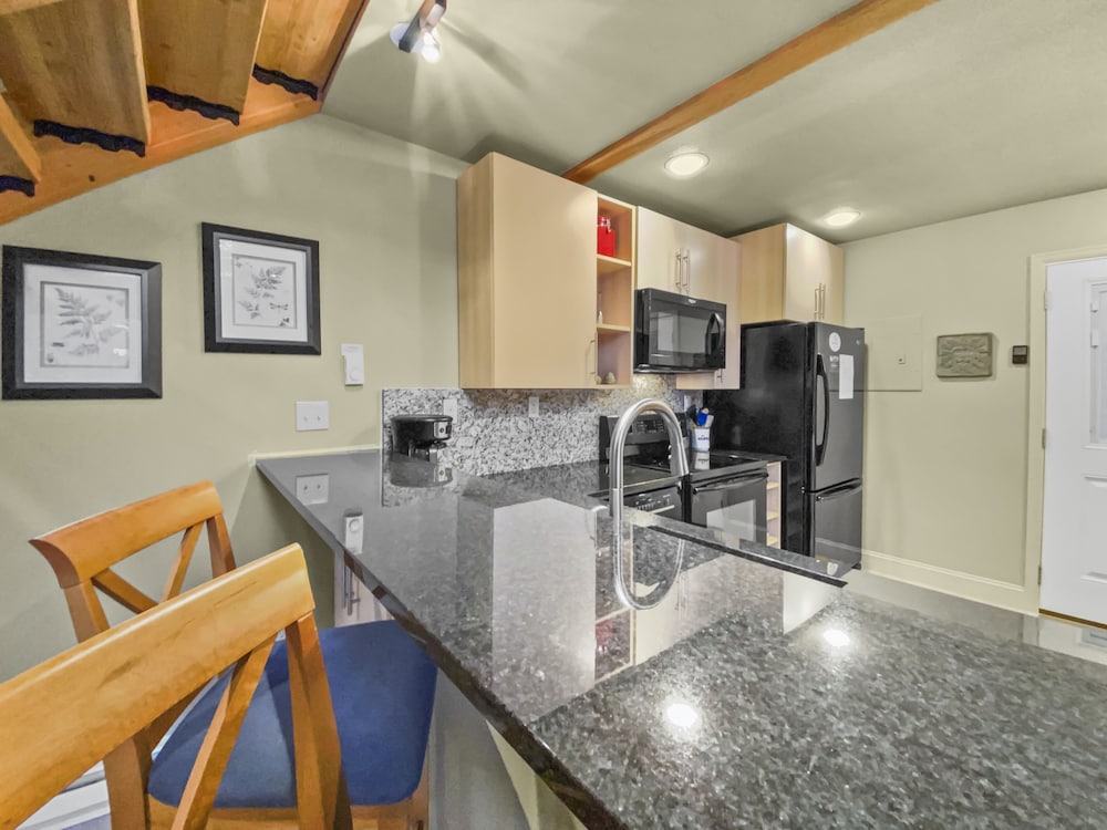 Peak Seven  2 Bedroom Home by RedAwning