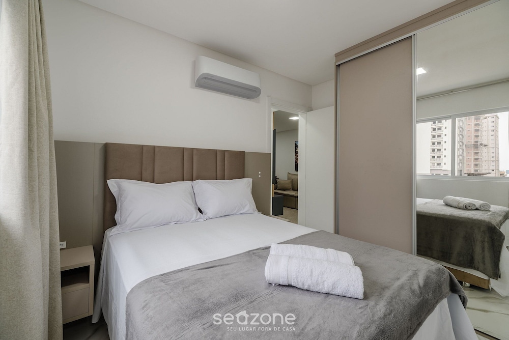 2BR apt w/ BBQ 700m From the Beach Sir0501