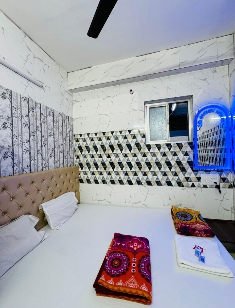 RR GUEST HOUSE
