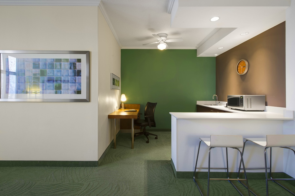 Lawrence Vacations - Springhill Suites by Marriott Lawrence - Property Image 43