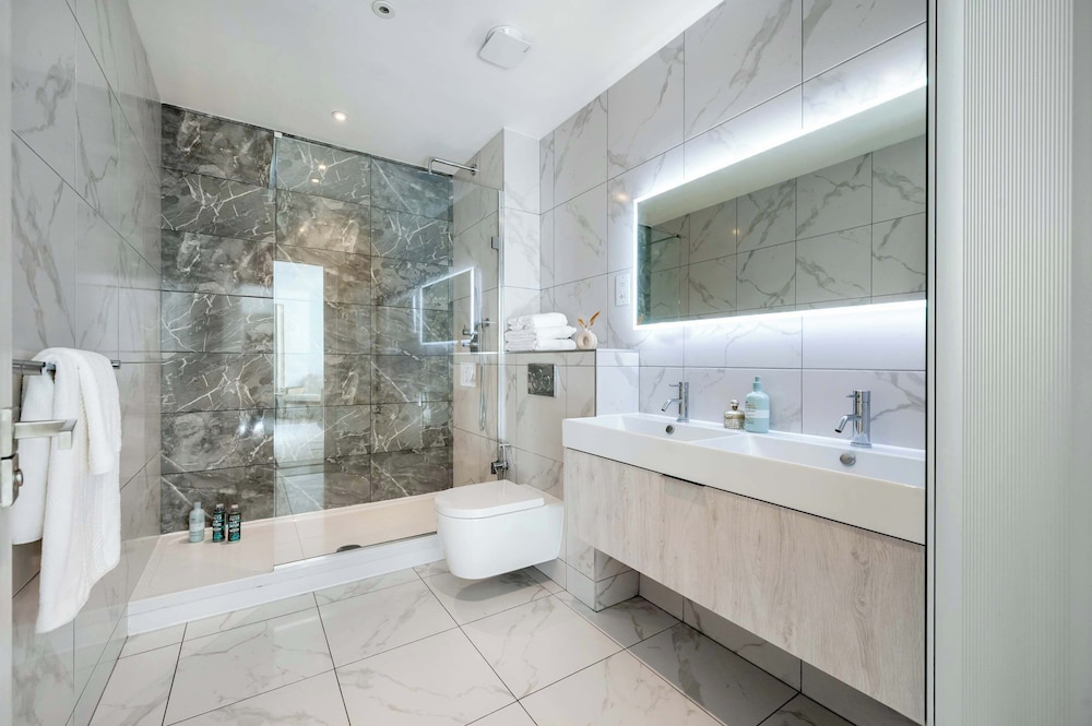 Lords Living -3 bed in Regents Park With Terrace
