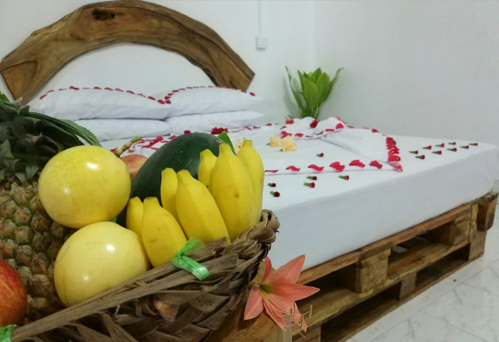 Veli Thoddoo Inn