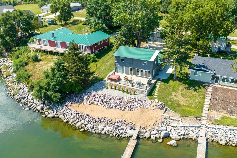 Updated Cabin With Hot Tub: Walk to Boat Ramp! - Property Image 12