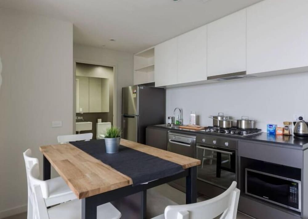 ReadySet Apartments on Collins view 2