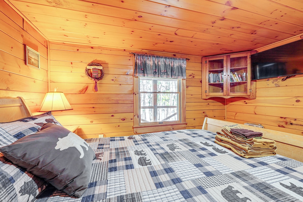 Waterfront Anglers Oasis in The Maine Highlands!