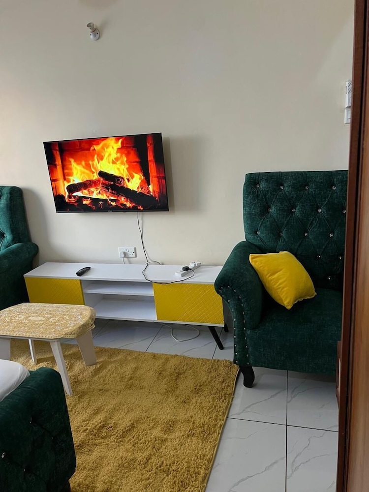 Lux Suites Lakeview Studios Bamburi