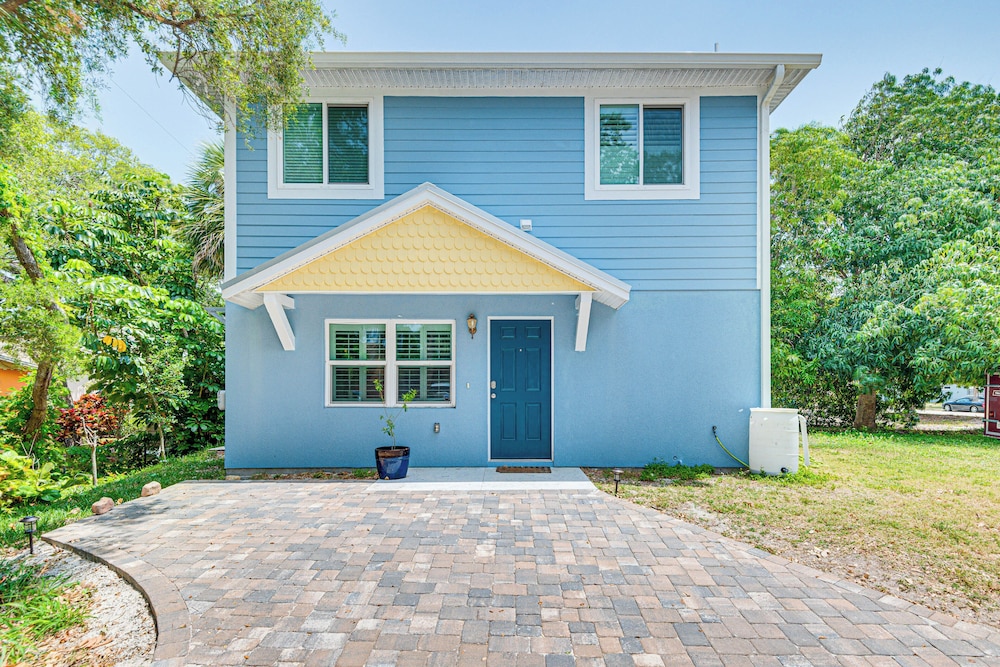 2-story Cape Canaveral Home: Walk to Public Beach! view 4