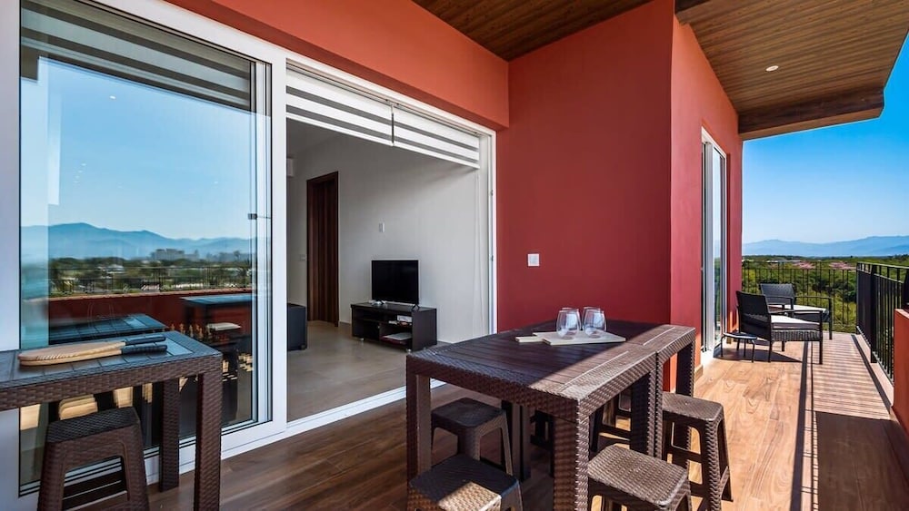 Equipped 3BR House - Pool - Gym - 5 min to Beach