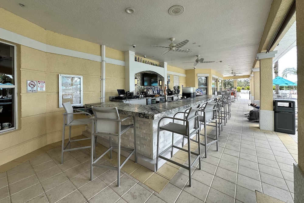 4001 Vista Cay