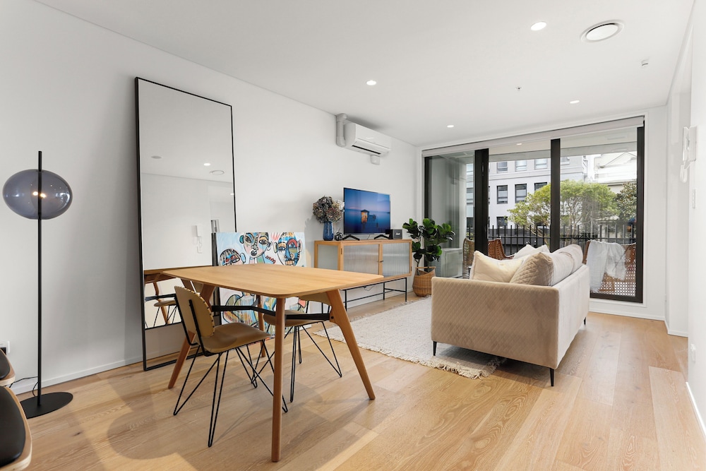 Creative and Carefree Living view 3