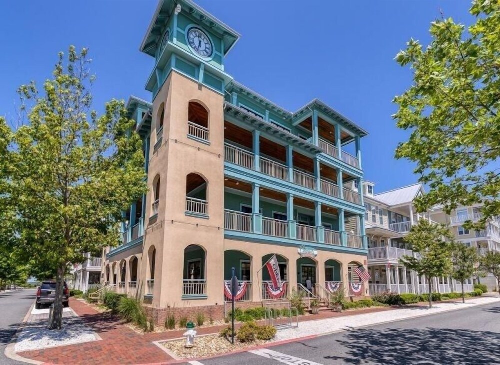 Sunset Island - 39 Fountain Drive West 3f 3 Bedroom Condo