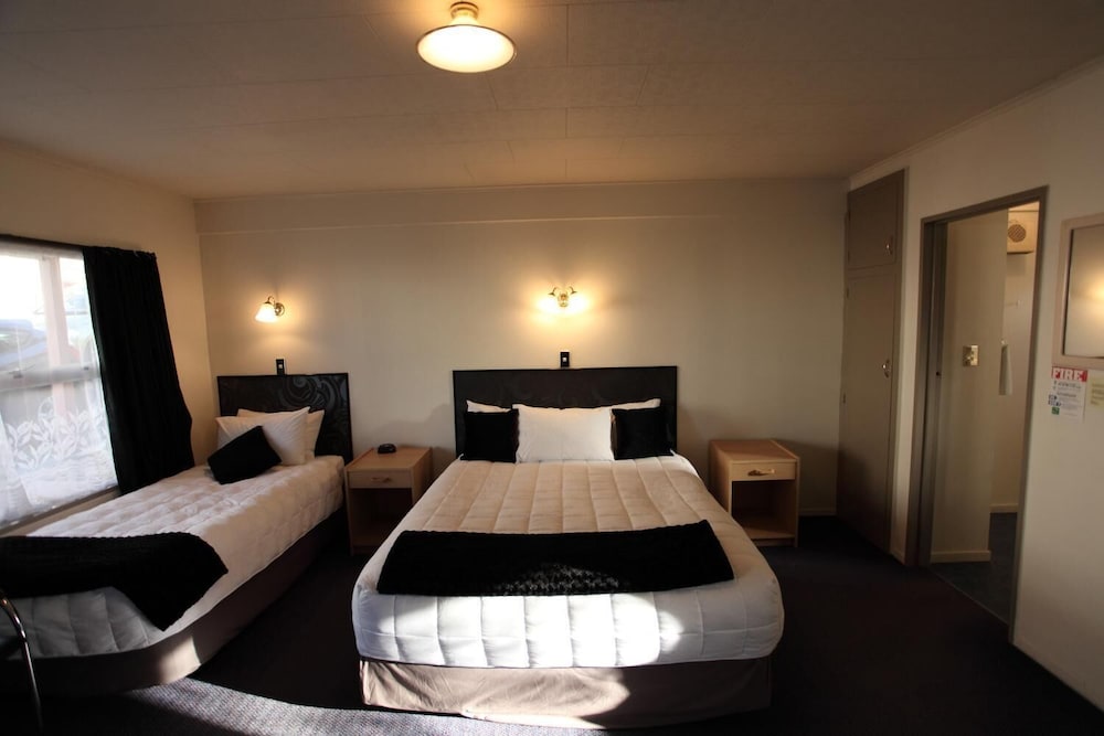 Townhouse Motel