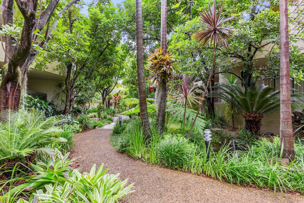 Spacious 2-bed, 2-bath Moments From Avalon Beach