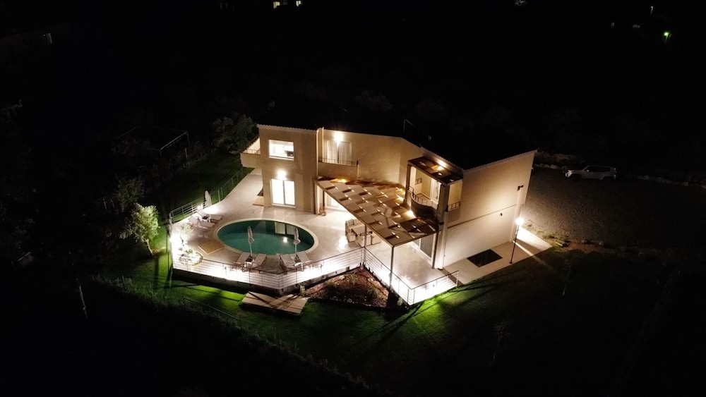 AeNaos Luxury Villa view 5
