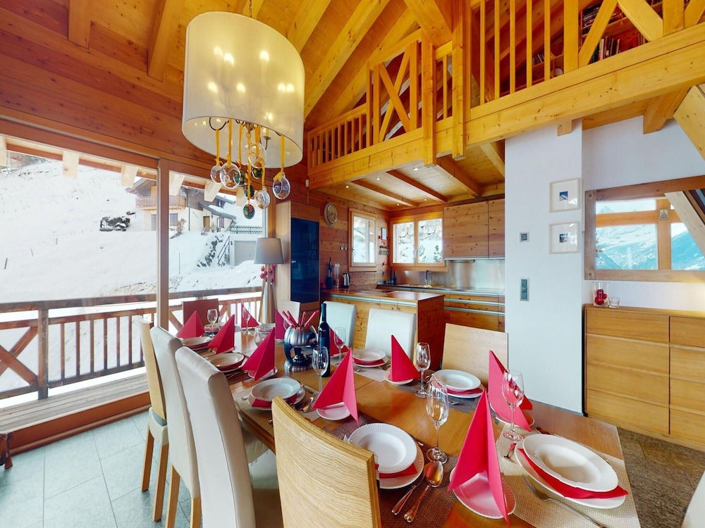 Etoiles des Neiges Luxe & Jacuzzi Chalet
