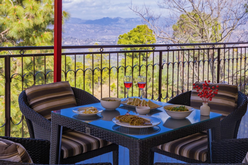 Alaya Stays Captains Nest 3 BHK Retreat With Garden & Scenic Views