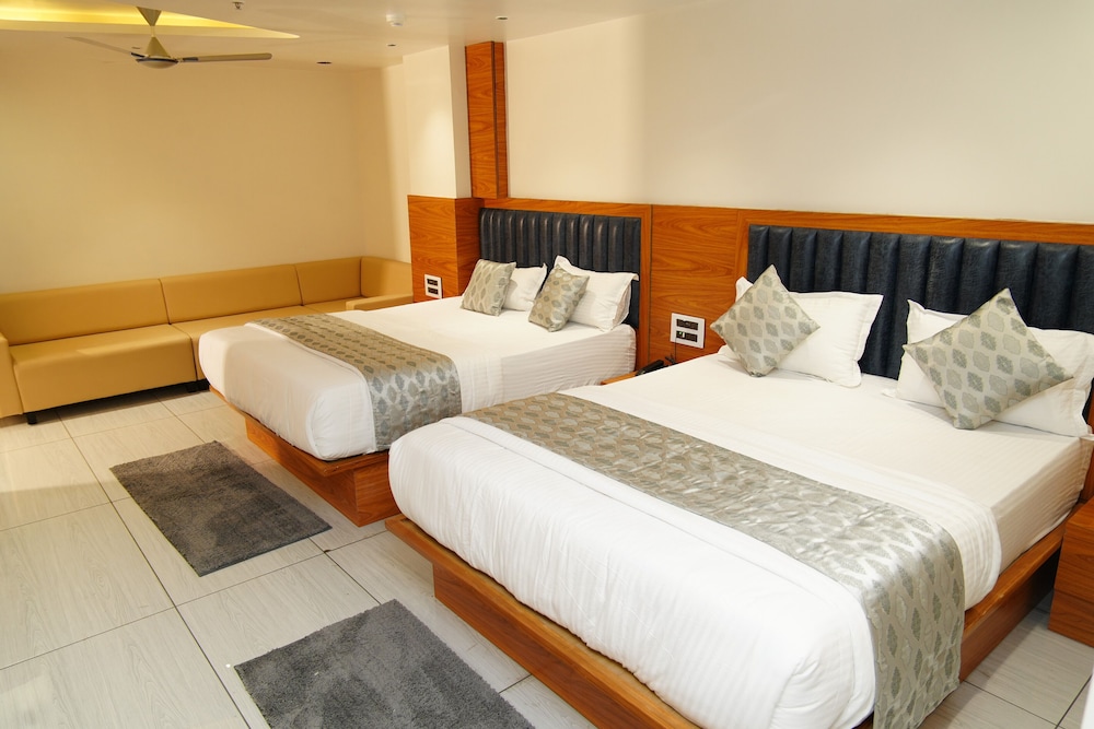 HOTEL BHAGYALAXMI LUXURY INN