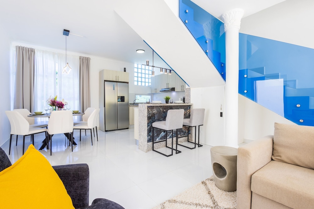 New Modern 2-lvl Punta Cana Villa in Gated Community With Private Pool Rooftop Jacuzzi