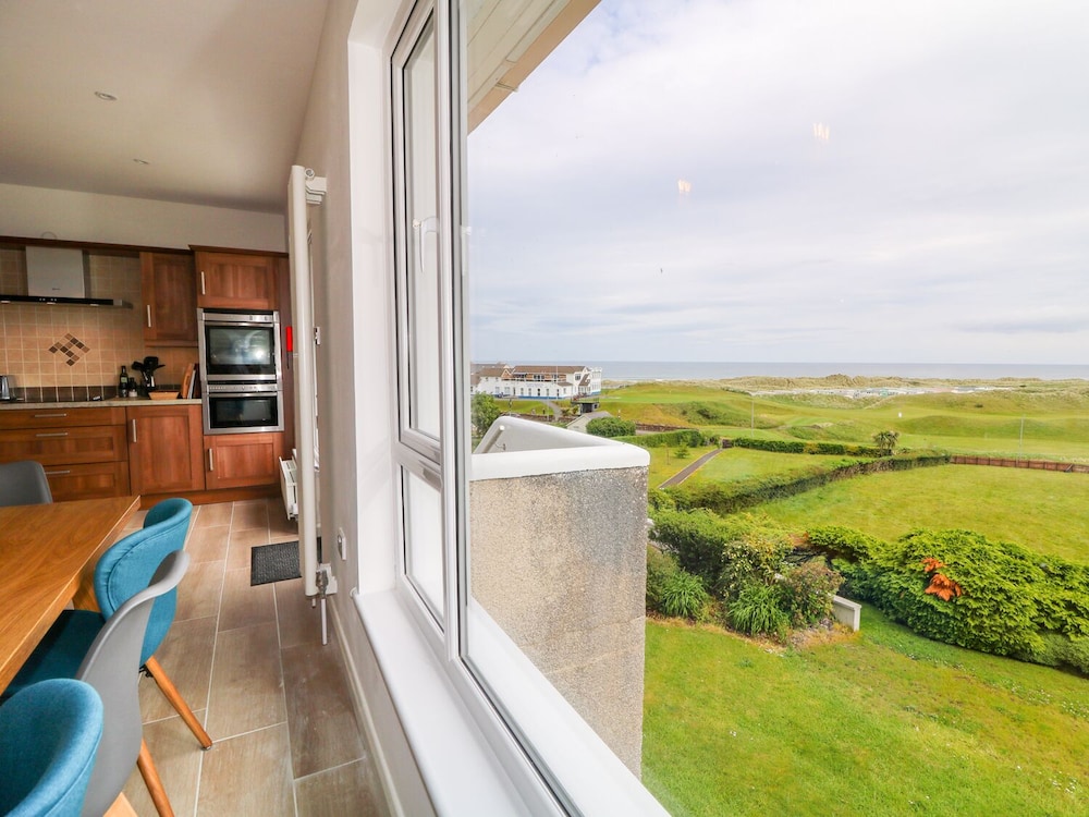 Seacoast Cottage view 5