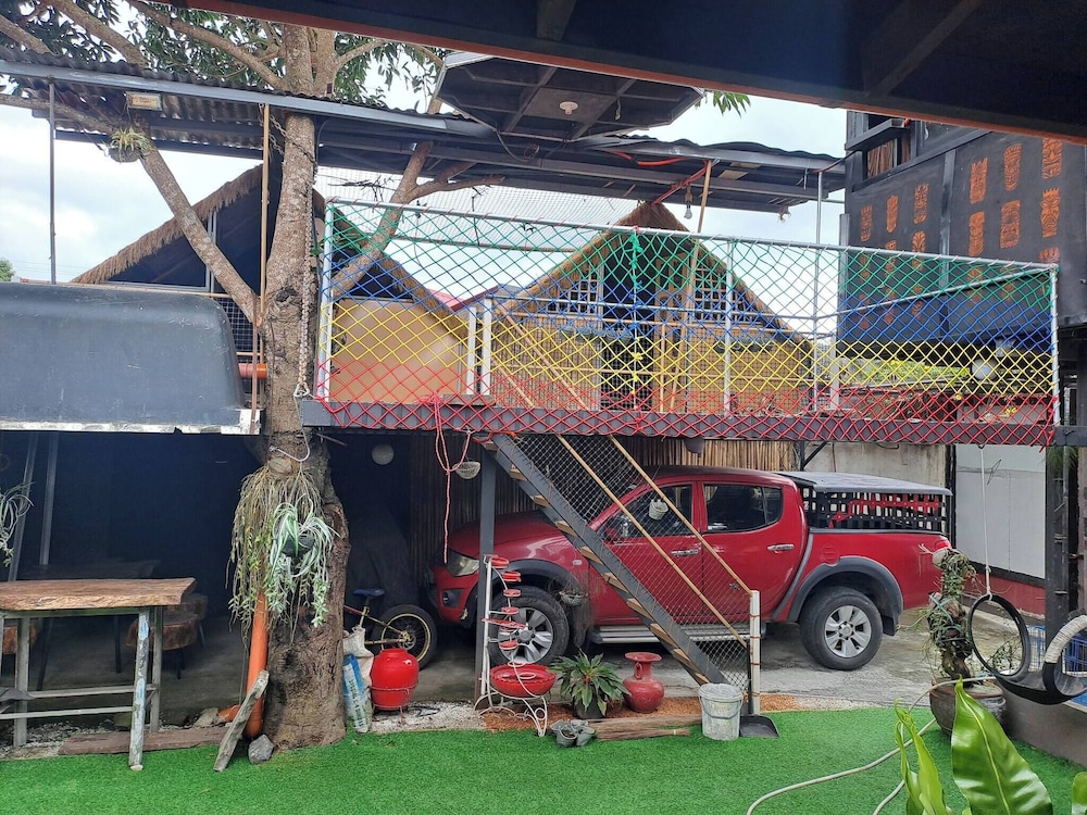 Tribal Bliss Private Resort in Lipa Batangas, a Privat Guest Room With Pool
